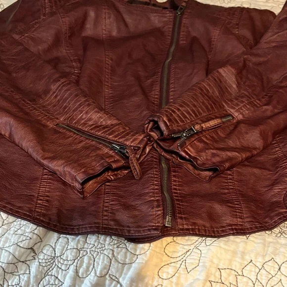Maurices Deep Maroon faux Leather Jacket 2x - Picture 5 of 11